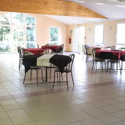 Restaurant ou autre lieu de restauration dans l'établissement Ecoparc Des Monédières