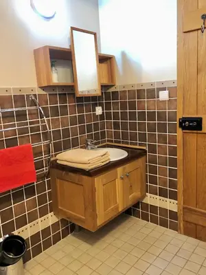 Salle de bains dans l'établissement Le Chêne Doux