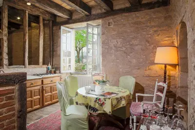Boissons dans l'établissement Villa La Roseraie avec accès piscine Hôtel La Roseraie