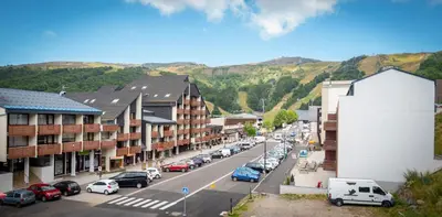 Vue générale sur la montagne ou vue sur la montagne depuis l'appartement
