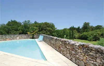 Piscine de l'établissement Awesome Home In Padirac With Wifi ou située à proximité