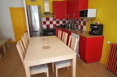 Cuisine ou kitchenette dans l'établissement Les Volcans de Valériane