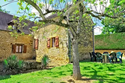 Jardin de l'établissement COMBAS village de gites