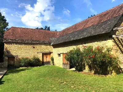 Jardin de l'établissement A 5 min de Lascaux - Ferme Périgourdine - Gîte du Fraysse
