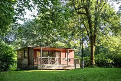 Jardin de l'établissement Huttopia Beaulieu sur Dordogne