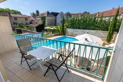 Piscine de l'établissement Le Quercy ou située à proximité