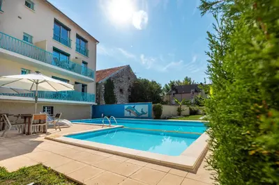 Piscine de l'établissement Le Quercy ou située à proximité