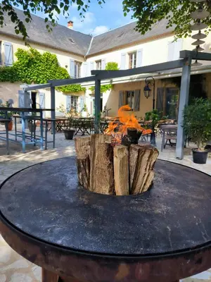 Restaurant ou autre lieu de restauration dans l'établissement Le Moulin de Mitou