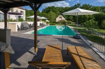 Piscine de l'établissement Domaine l'Ancien Vignoble ou située à proximité