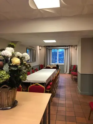 Restaurant ou autre lieu de restauration dans l'établissement Hotel Des Voyageurs
