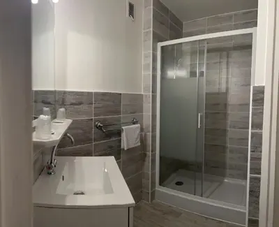 Salle de bains dans l'établissement Hotel du Lion d'Or