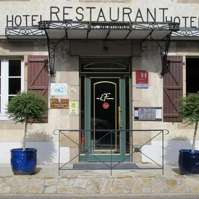 Logis Hôtel Deshors-Foujanet