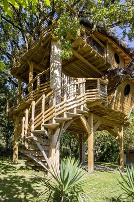 Jardin de l'établissement Auberge La Tomette, The Originals Relais