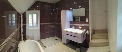 Salle de bains dans l'établissement Chateau Ol Puech
