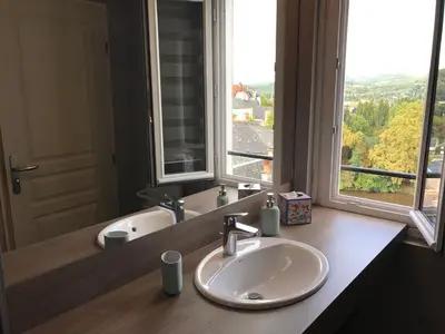 Salle de bains dans l'établissement Les Maisons du Périgord