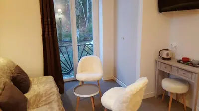 Coin salon dans l'établissement Le Pavillon