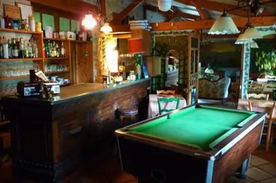 Salon ou bar de l'établissement Beau Site Guimauve et Vieilles Dentelles
