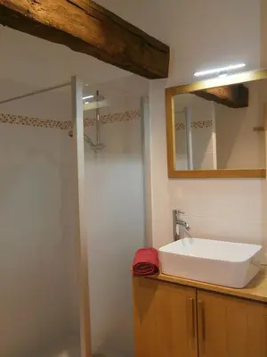 Salle de bains dans l'établissement la chomiarde