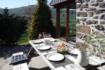 Vue générale sur la montagne ou vue sur la montagne depuis la maison de vacances