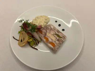 Nourriture dans l'hôtel ou à proximité