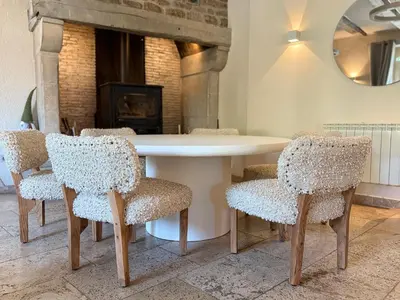 Coin salon dans l'établissement Le Victor Hugo - Hôtel et Restaurant - Logis Hôtels