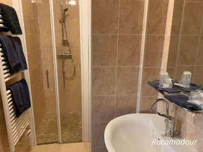 Salle de bains dans l'établissement A L'ETAPE DE LA FERME