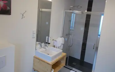 Salle de bains dans l'établissement Logis Hotel De La Poste