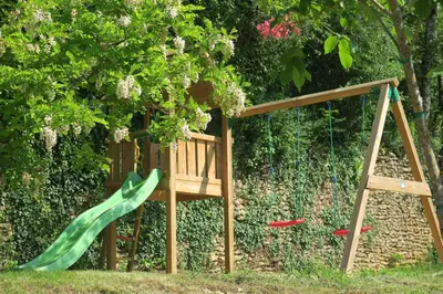 Aire de jeux pour enfants de l'établissement Maison du Cèdre