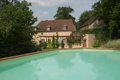 Piscine de l'établissement Maison du Cèdre ou située à proximité