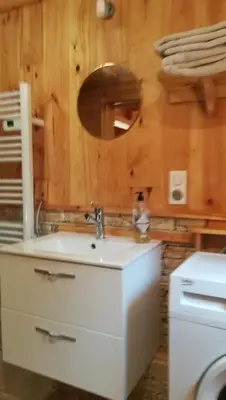 Salle de bains dans l'établissement Gîtes du Chêne Vert