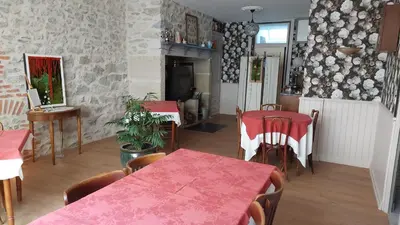 Coin salon dans l'établissement Auberge de la Tradition