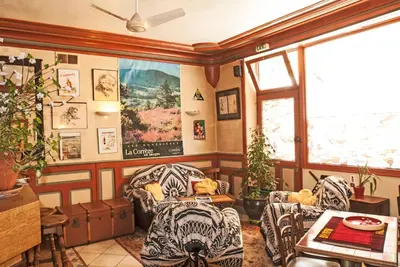 Coin salon dans l'établissement Auberge de la Tradition