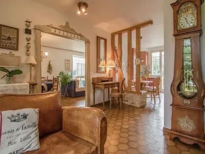 Coin salon dans l'établissement Villa with Pool in Corrèze