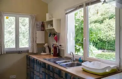 Cuisine ou kitchenette dans l'établissement Studio à Deux au Blagour