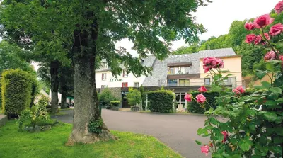 Jardin de l'établissement Hotel Restaurant Le Clos