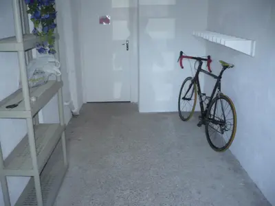 Vélo sur le terrain de l'établissement Résidence Wilson ou dans les environs