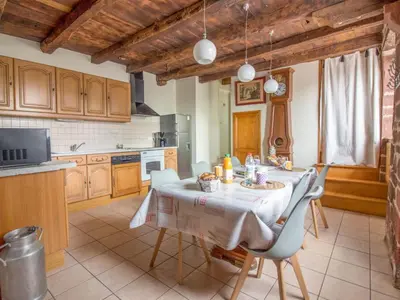Cuisine ou kitchenette dans l'établissement Holiday Home La Salesse by Interhome