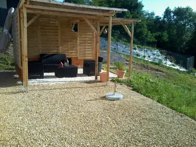 Jardin de l'établissement La Mirabelle 85m2 comfort et très jolie vue