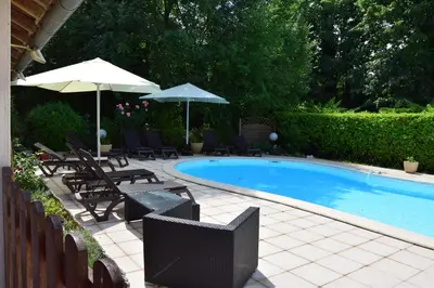 Piscine de l'établissement Le Petit Relais ou située à proximité
