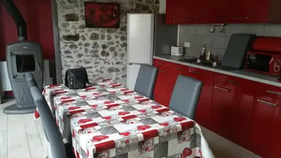 Cuisine ou kitchenette dans l'établissement Gîte très lumineux