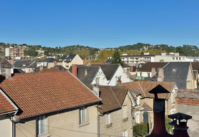 Vue générale sur Brive-la-Gaillarde ou vue de la ville depuis l'appartement