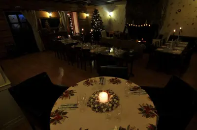 Restaurant ou autre lieu de restauration dans l'établissement Auberge De La Providence