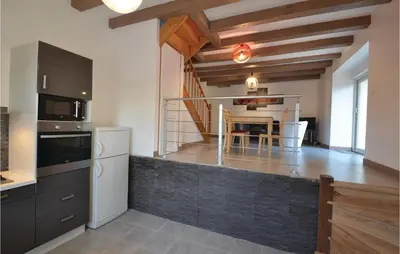 Cuisine ou kitchenette dans l'établissement 2 Bedroom Nice Home In Aubas
