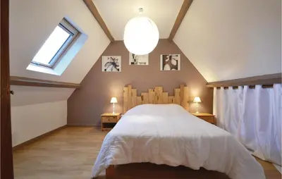 Un ou plusieurs lits dans un hébergement de l'établissement 2 Bedroom Nice Home In Aubas