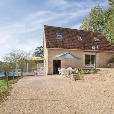 2 Bedroom Nice Home In Aubas