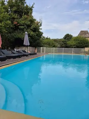 Piscine de l'établissement Chateau de Presque ou située à proximité