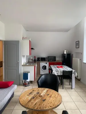 Cuisine ou kitchenette dans l'établissement La bourboule Appartement