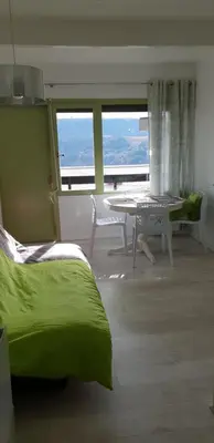Un ou plusieurs lits dans un hébergement de l'établissement DUPLEX 4 pers super murat 1200 m alt prox mont dore bourboule sancy