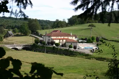 Piscine de l'établissement Le Ranfort Chambres d'Hôtes ou située à proximité