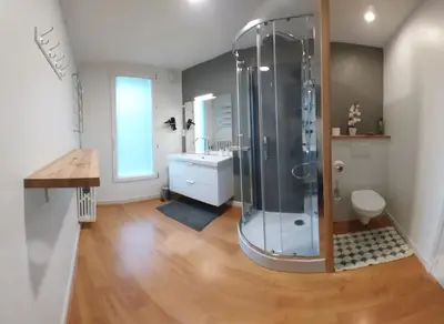 Salle de bains dans l'établissement Les Planchettes
